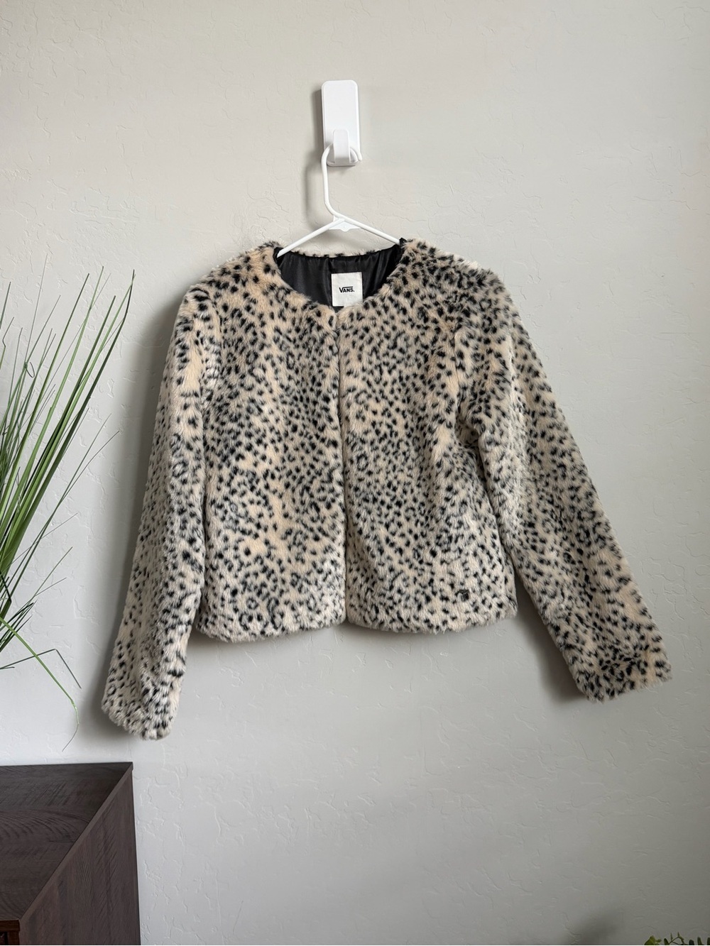 Vans Leopard Print Faux Fur Jacket Women’s Medium Snap Front Coat